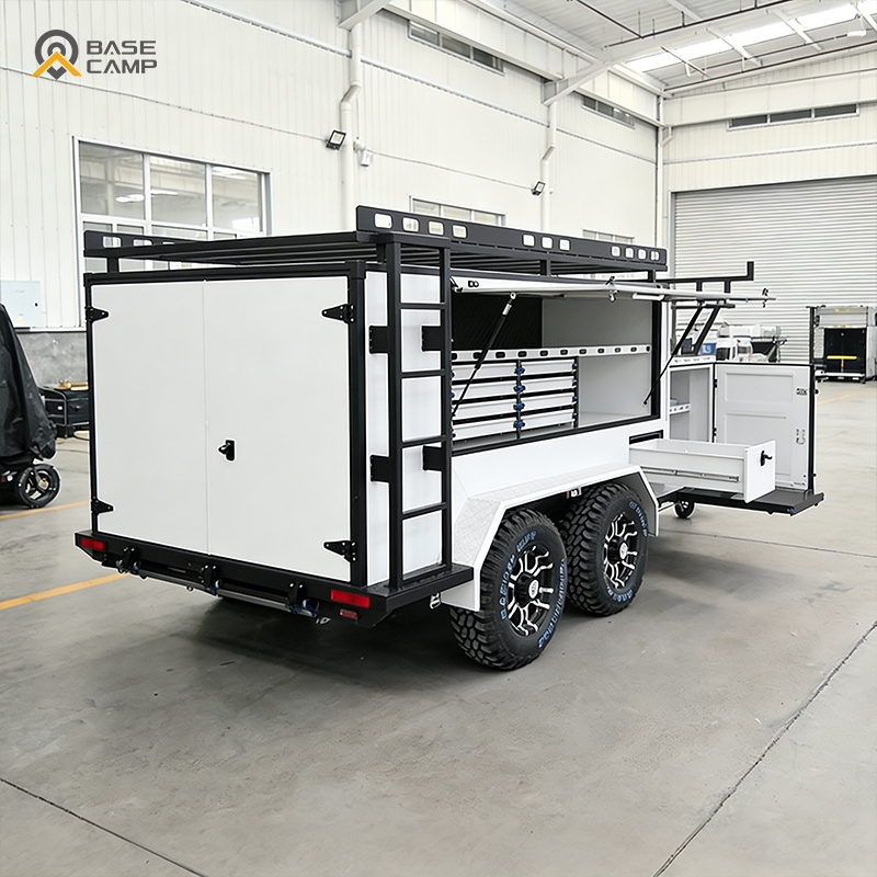 Remolque Utilitario Cerrado de - Heavy Equipment Hauler reseña y precio